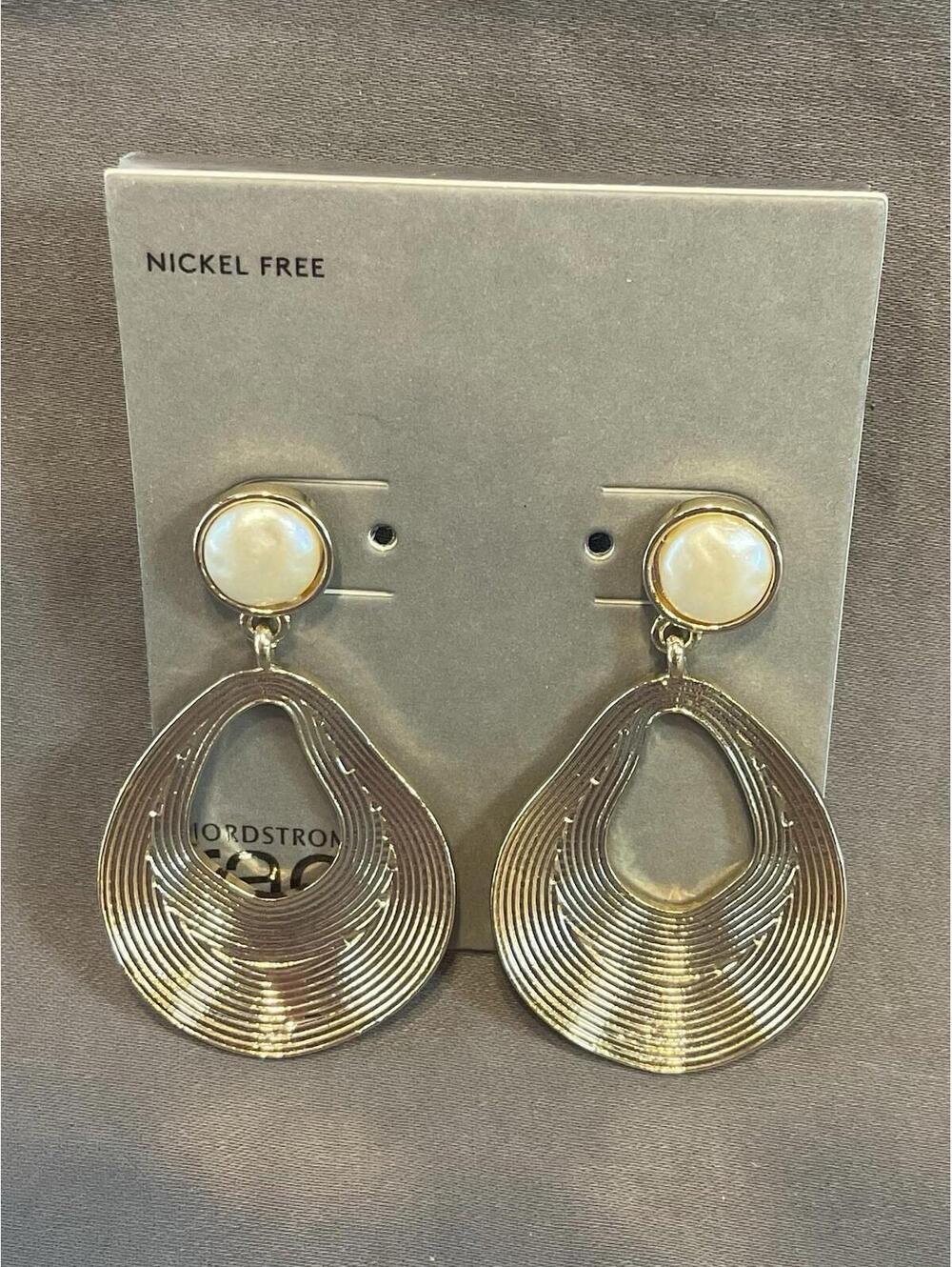 NWT Nordstrom Rack Gold Tone And Faux Pearl Dangle Earrings # 1424